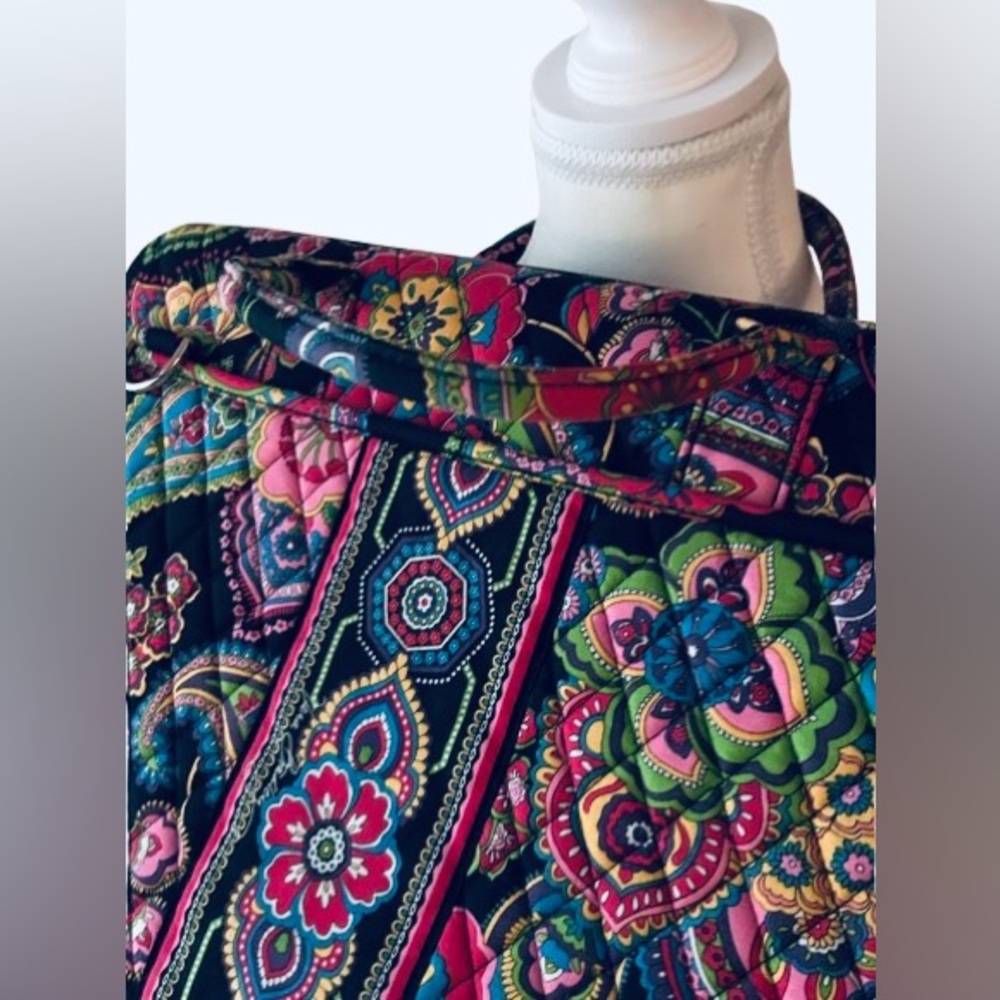 17” Vera Bradley Paisley Laptop Bag Symphony in Hue Paisley Multicolor Floral - Picture 4 of 13